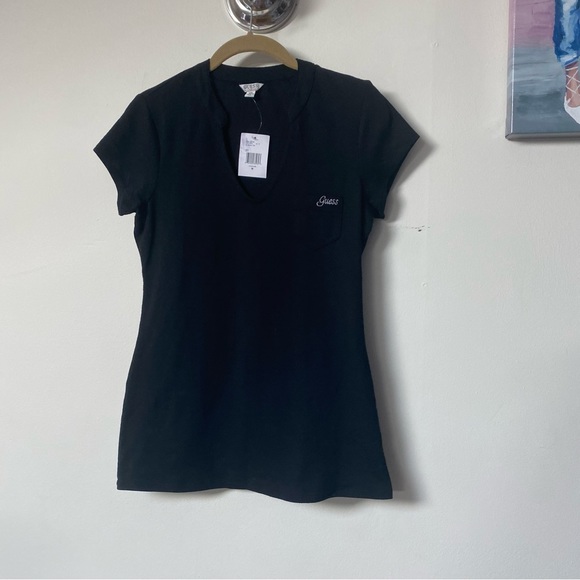 Guess VNeck top - Picture 1 of 5